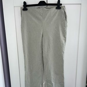 Light Green Stretchy Carolina Belle Cropped Pants